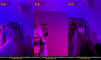 Cehennemdespina ifşa Loş ortamda meme domalıp amcık sergiledi